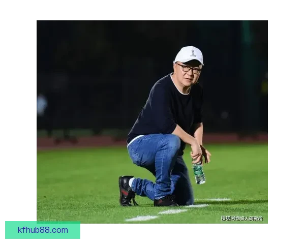 国少助教推搡16岁留洋新星并追骂 球迷要求严惩开除