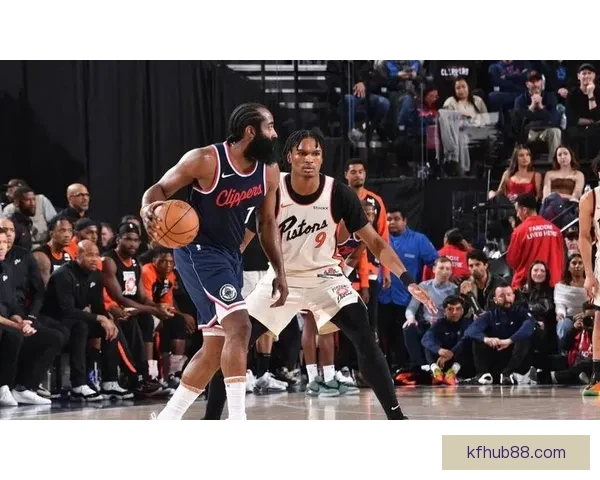 以卢惊叹加兰超远三分同时发现杰克逊低位背打能力全面展现球队新进攻核心潜质